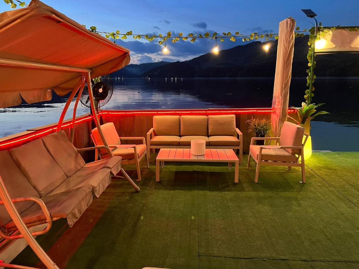 Casa pe lac Holiday Bicaz Exterior foto