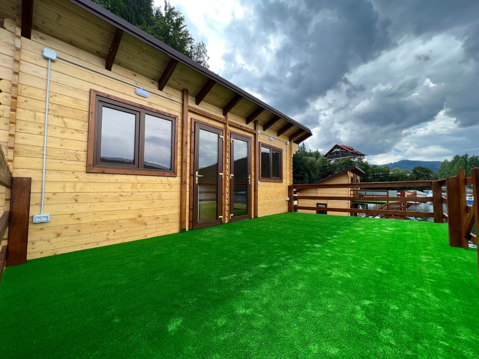 Casa pe lac Holiday Bicaz Exterior foto