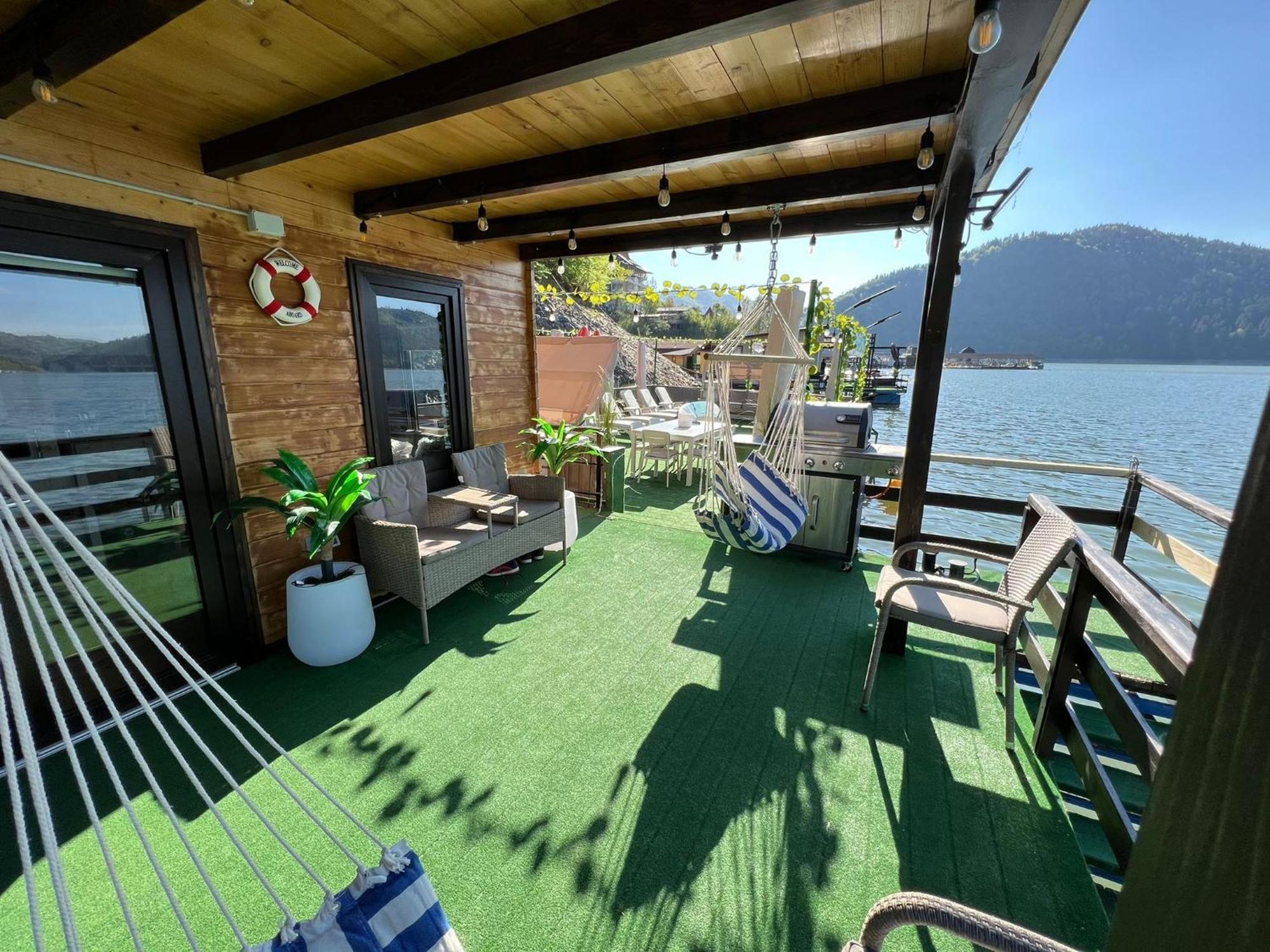 Casa pe lac Holiday Bicaz Exterior foto